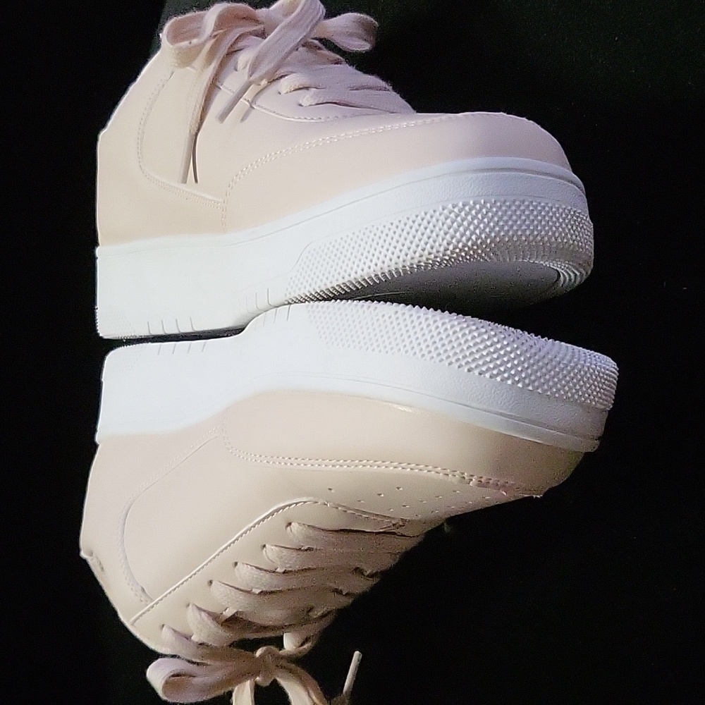 Shoes - Picture 9 of 12
